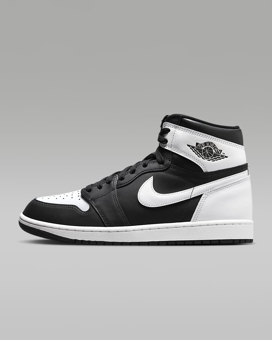 Nike jordan retro 1 black and white discount